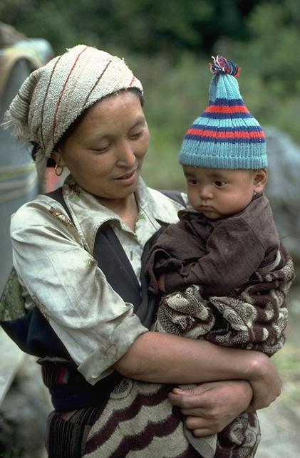 Sherpani and child, at Syangboche